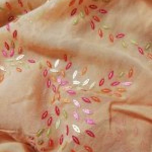 detalle pellets gasa bordada